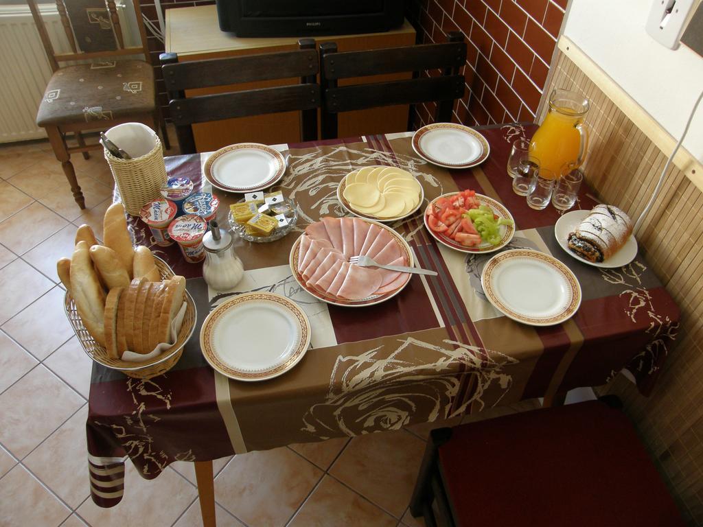 מלון Liptovský Ján Vila Helena מראה חיצוני תמונה